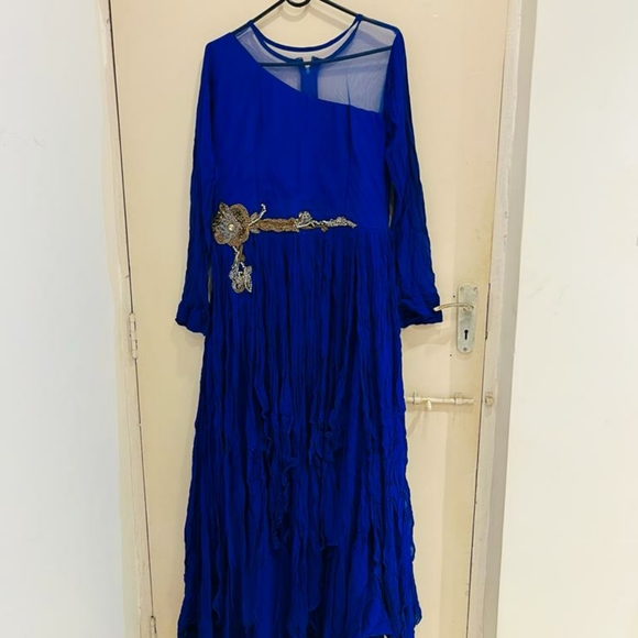 Blue very beautiful gown - Picture 7 of 12